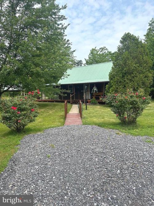 11475 Punch Bowl Rd, MERCERSBURG, PA, 17236-8742 | Card Image