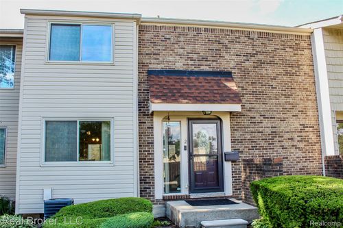 2 Woodbridge Towne St, Southfield, MI, 48075-3436 | Card Image