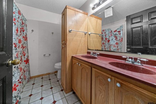 709 E Magnolia St, House other with 3 bedrooms, 2 bathrooms and null parking in Troup TX | Image 20