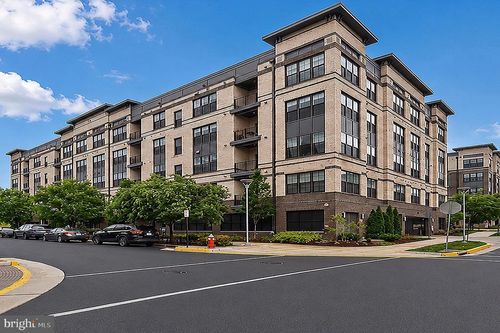 102-2319 Field Point Rd, HERNDON, VA, 20171-6454 | Card Image