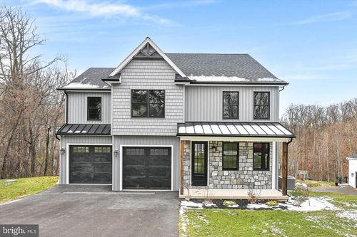 4 Pine Tree Dr, New Cumberland, PA, 17070-2330 | Card Image