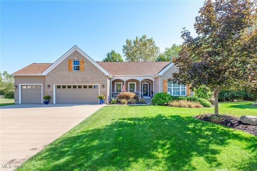 650 Eastpointe Ct, Amherst, OH, 44001-3445 | Card Image