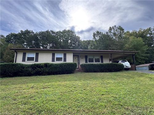 305 Kingston Drive, King, NC, 27021 | Card Image