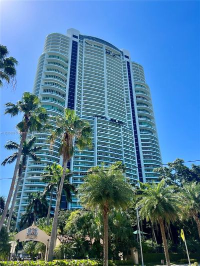 1201 - 1643 Brickell Ave, Condo with 3 bedrooms, 4 bathrooms and null parking in Miami FL | Image 1