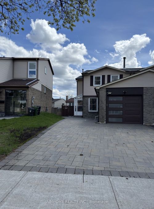 180 Valley Stream Drive, Scarborough, ON, M1V2A5 | Card Image