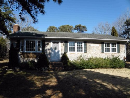 37 Knoll Dr, Edgartown, MA, 02539-8410 | Card Image