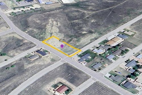 502 Emigrant Dr, Glenrock, WY, 82637-5131 | Card Image