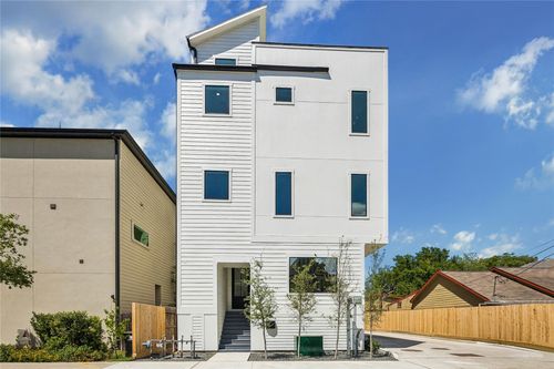 1329 W 22nd St, Houston, TX, 77008-1605 | Card Image