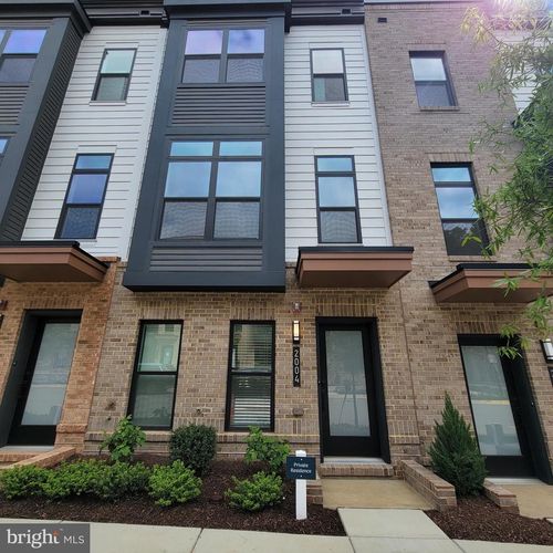 2004 Tysons Ridgeline Rd, FALLS CHURCH, VA, 22043-2617 | Card Image