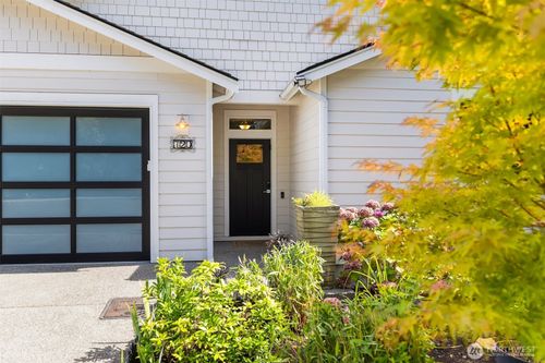 720 Fords Ct Nw, Bainbridge Island, WA, 98110-5326 | Card Image