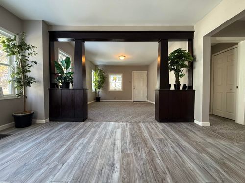 727 13th St, Port Huron, MI, 48060-5101 | Card Image