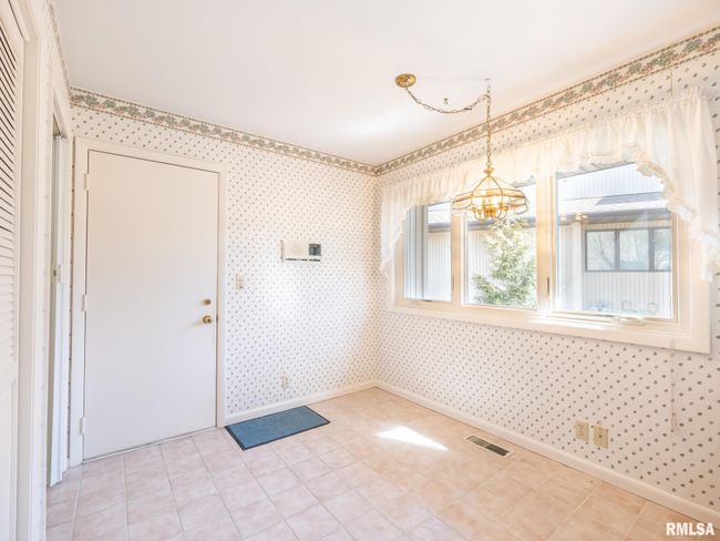 7619 N Melissa Ln, Condo with 3 bedrooms, 3 bathrooms and null parking in Peoria IL | Image 15