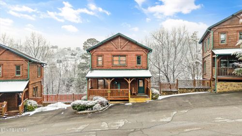 826 Great Smoky Way, Gatlinburg, TN, 37738 | Card Image