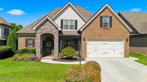 2220 Villa Garden Way, Knoxville, TN, 37932-1494 | Card Image