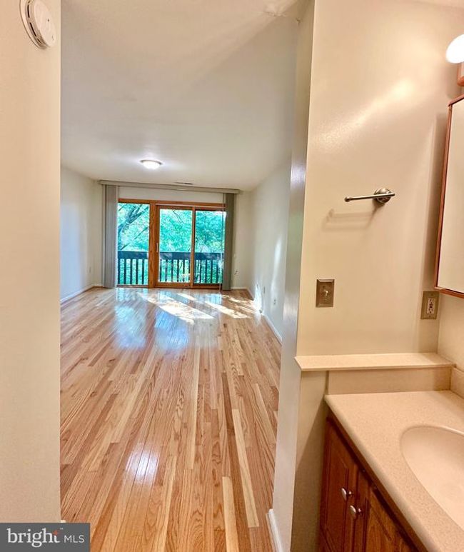 2021 Lakebreeze Way, Townhouse with 3 bedrooms, 4 bathrooms and null parking in RESTON VA | Image 27