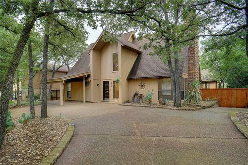 2923 Peninsula Dr, Grapevine, TX, 76051-2526 | Card Image