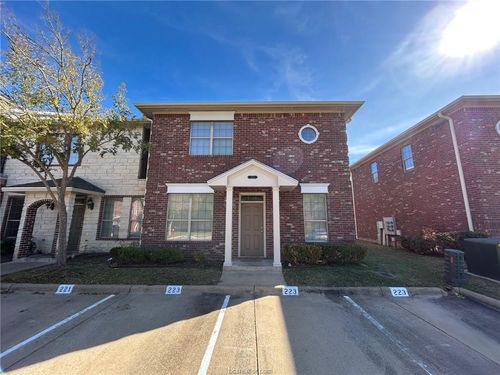 223 Forest Dr, College Station, TX, 77840-2081 | Card Image