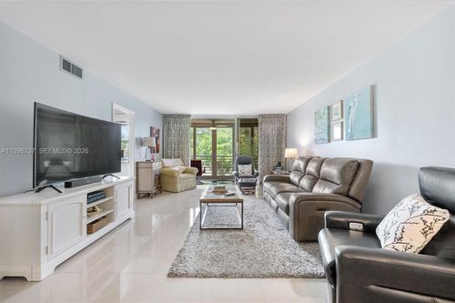 apt-308-3505 Oaks Way, Pompano Beach, FL, 33069-5334 | Card Image