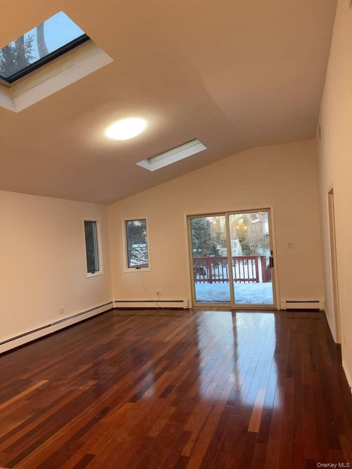 803 Virginia Ave, N Bellmore, NY, 11710-1339 | Card Image