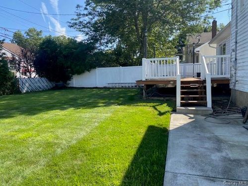 19 Lincrest St, Syosset, NY, 11791-6823 | Card Image