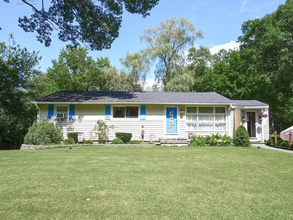 Cumberland Ave, North Attleboro, MA 02760