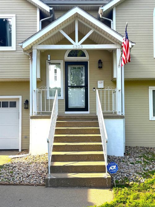 4323 Vine Ave, Sioux City, IA, 51106-1958 | Card Image