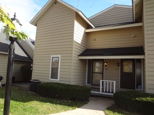 755 Chandler Rd, Gurnee, IL, 60031-6114 | Card Image