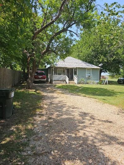 811 E 11th Street, House other with 2 bedrooms, 1 bathrooms and null parking in Kemp TX | Image 1