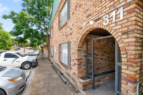 303b-311 E 31st Street, Austin, TX, 78705 | Card Image