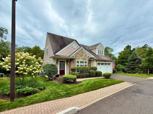 18-18 Fieldstone Ln, Beacon Falls, CT, 06403-1481 | Card Image