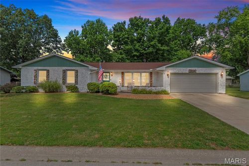 1211 6th St, Pawnee, IL, 62558-9640 | Card Image