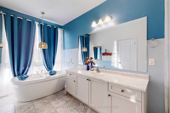 8 La Tache Cres, House attached with 4 bedrooms, 4 bathrooms and 4 parking in Markham ON | Image 14