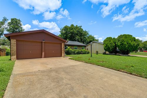 2009 Meadow Glen, Irving, TX, 75060 | Card Image