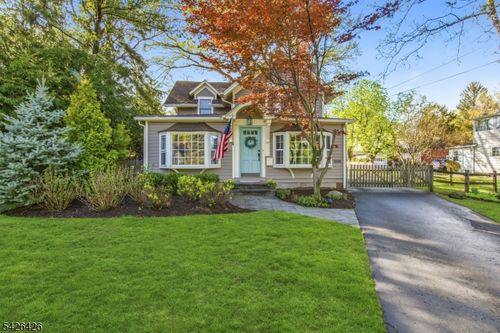 454 S Maple Ave, Glen Rock, NJ, 07452-1827 | Card Image