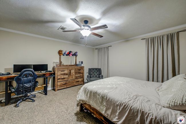 807 E 11 Th St, House other with 4 bedrooms, 2 bathrooms and null parking in Hooks TX | Image 21