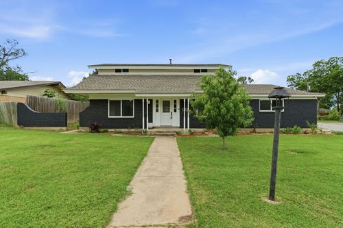 1900 Charleston Dr, Bedford, TX, 76022-7608 | Card Image