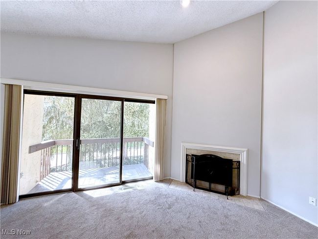 953 Hampton Ridge Dr, Condo with 2 bedrooms, 2 bathrooms and null parking in Akron OH | Image 7