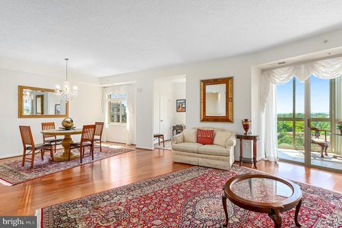 1021-19355 Cypress Ridge Ter, LEESBURG, VA, 20176-6910 | Card Image