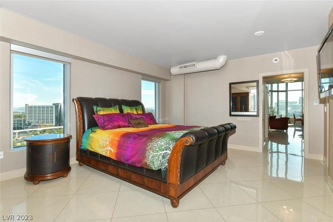 1201 - 360 E Desert Inn Rd, Condo with 2 bedrooms, 3 bathrooms and null parking in Las Vegas NV | Image 14