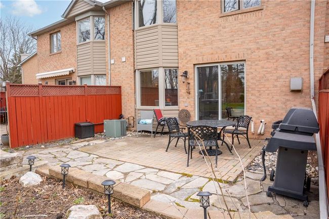 12 - 320 Hamilton Dr, Townhouse with 3 bedrooms, 3 bathrooms and 3 parking in Ancaster ON | Image 46