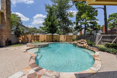 7630 Clover Canyon Circle, House other with 5 bedrooms, 3 bathrooms and null parking in Houston TX | Image 2