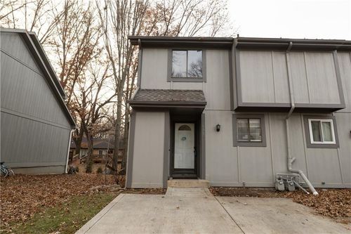 6556 Charles St, Shawnee, KS, 66216-2782 | Card Image