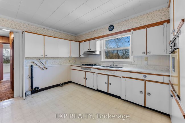 1132 Spears Rd, House other with 2 bedrooms, 1 bathrooms and 3 parking in Fort Erie ON | Image 7