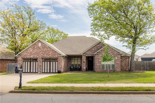 405 Buffalo Gap Dr, Siloam Springs, AR, 72761-8954 | Card Image
