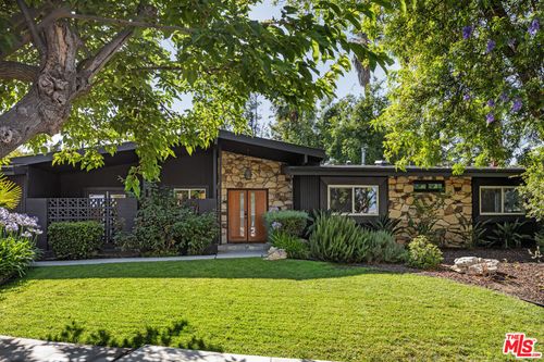 5831 Elba Pl, Woodland Hills, CA, 91367-2960 | Card Image