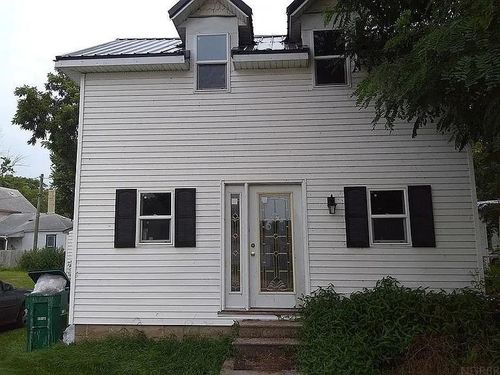 310 1st St W, Independence, IA, 50644-2504 | Card Image