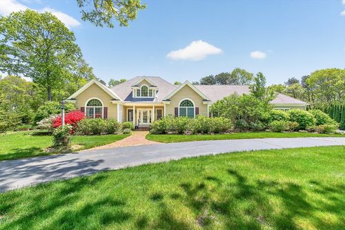 382 Falmouth Woods Rd, East Falmouth, MA, 02536-7925 | Card Image