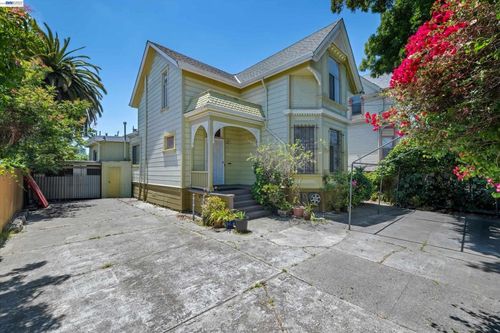 663 25th St, Oakland, CA, 94612-1101 | Card Image