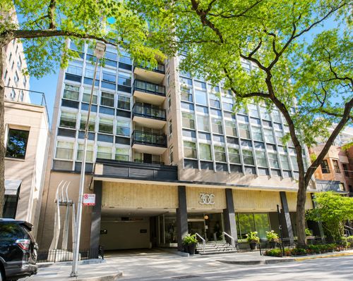21c-30 Elm St, Chicago, IL, 60611-1069 | Card Image