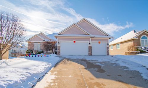 15038 Bryn Mawr Dr, Clive, IA, 50325-4543 | Card Image